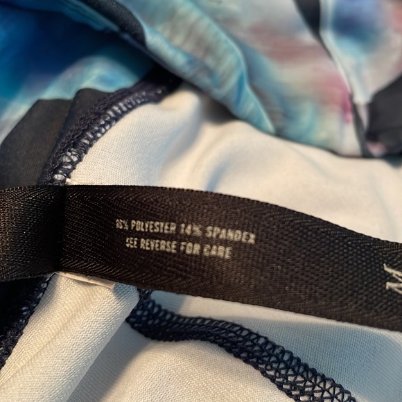 Live Love Dream / size Medium - cropped length leggings EUC - Picture 7 of 9